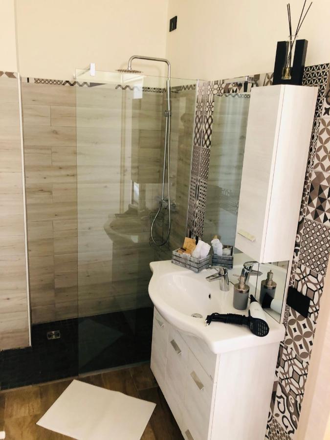 B&B Tenuta Legnate Sesto Calende Luaran gambar