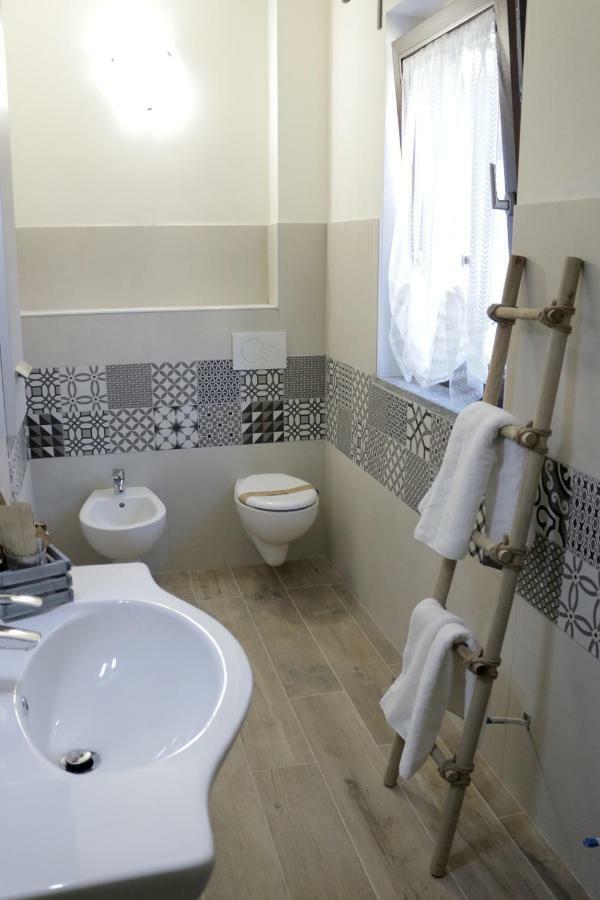 B&B Tenuta Legnate Sesto Calende Luaran gambar