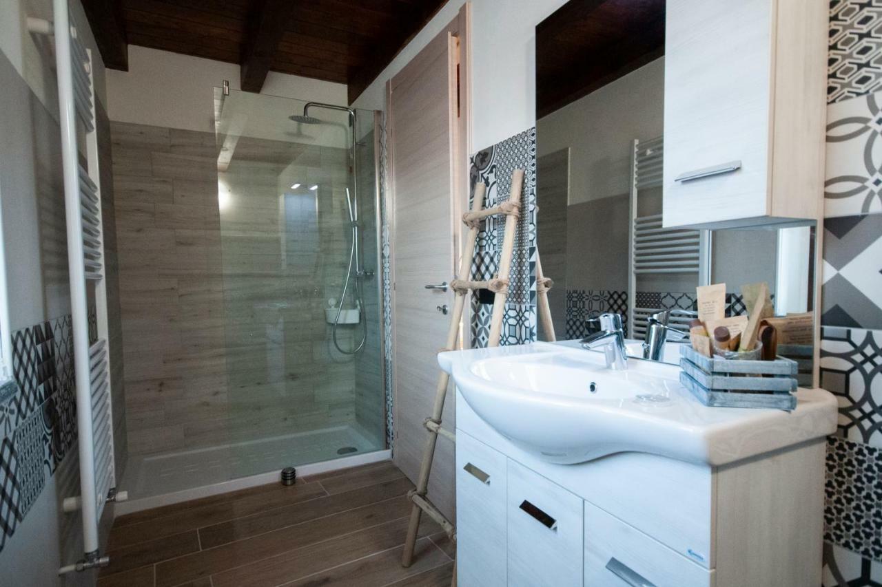 B&B Tenuta Legnate Sesto Calende Luaran gambar