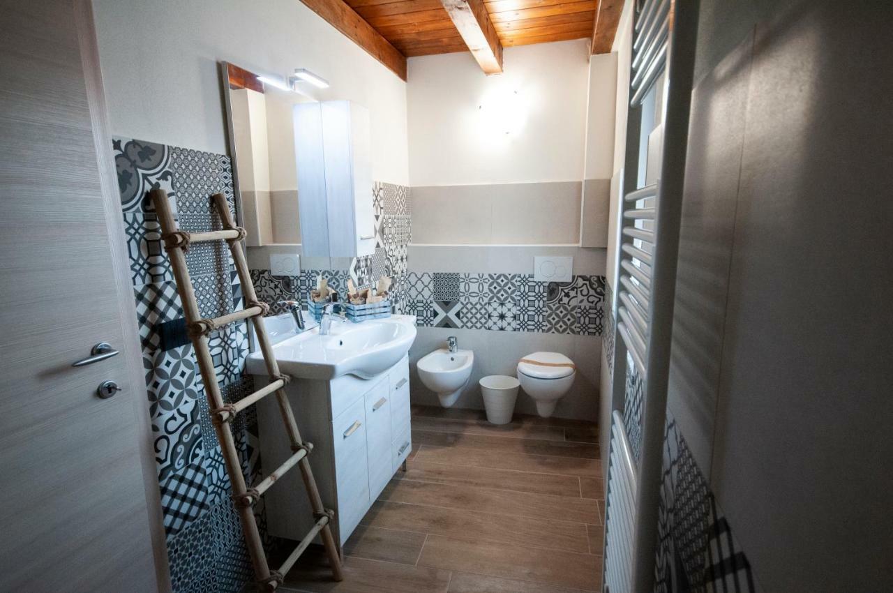 B&B Tenuta Legnate Sesto Calende Luaran gambar